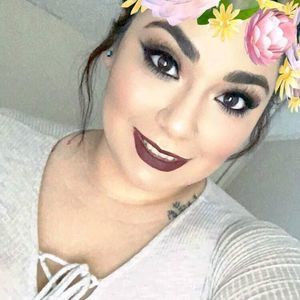 Meet your Posher, Yarixsa